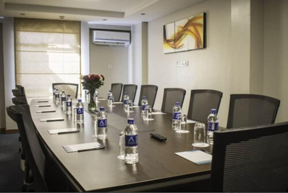 Longonot Place Serviced Apartment-Nairobi, City Centre Cbd Exterior photo